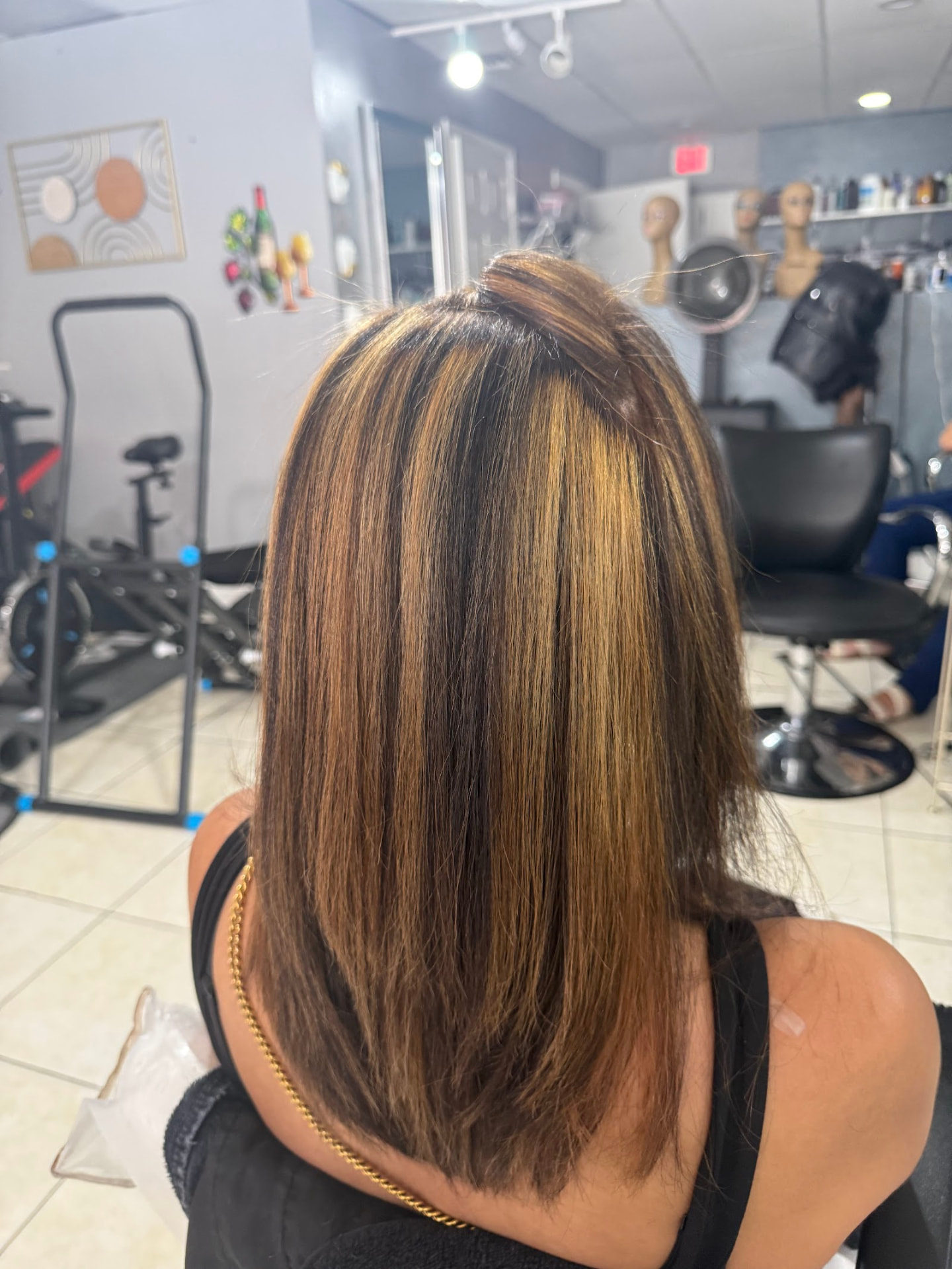 Caramel Highlights — Dominican Hairdresser Johanny